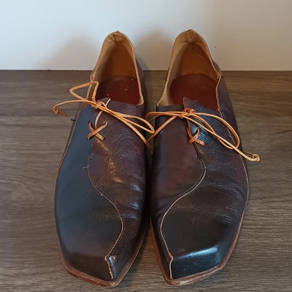 Shoes - Picture 1 of 5